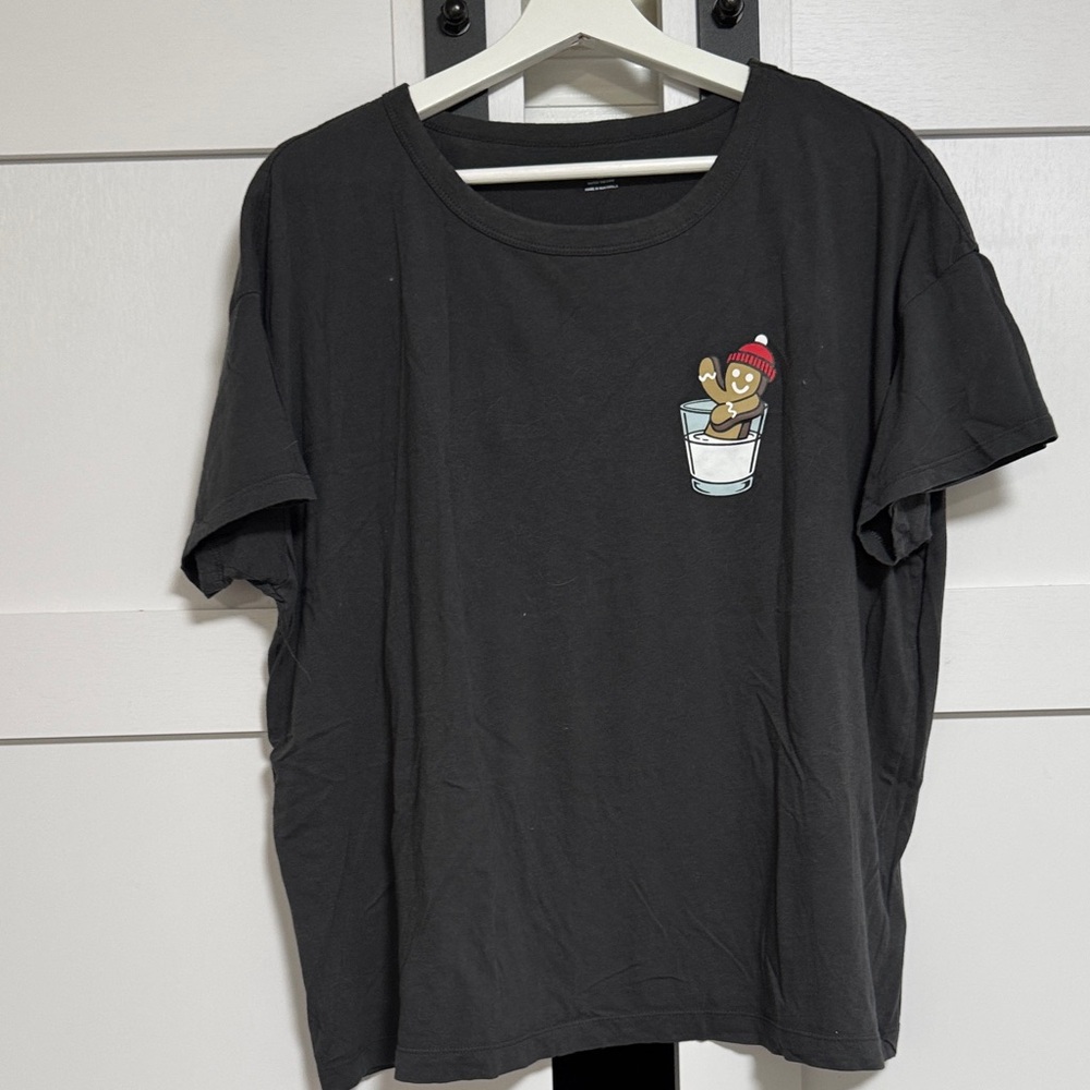 Old Navy holiday Tee
